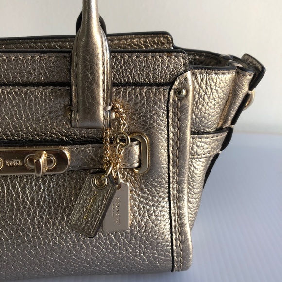 *NWOT* COACH Swagger Metallic Leather Mini Swagger 20 Crossbody Handbag Gold - Picture 3 of 11